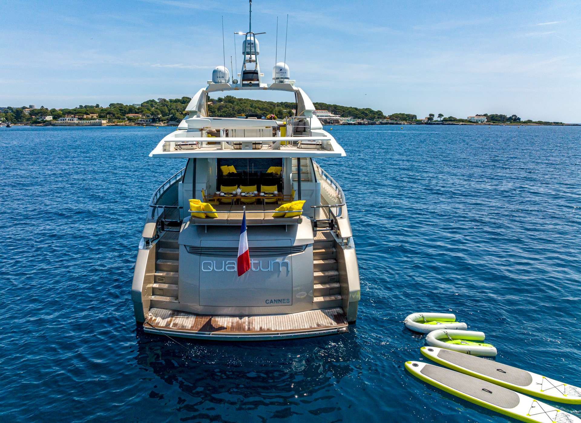 Crewed Motor Yacht QUANTUM photo 4