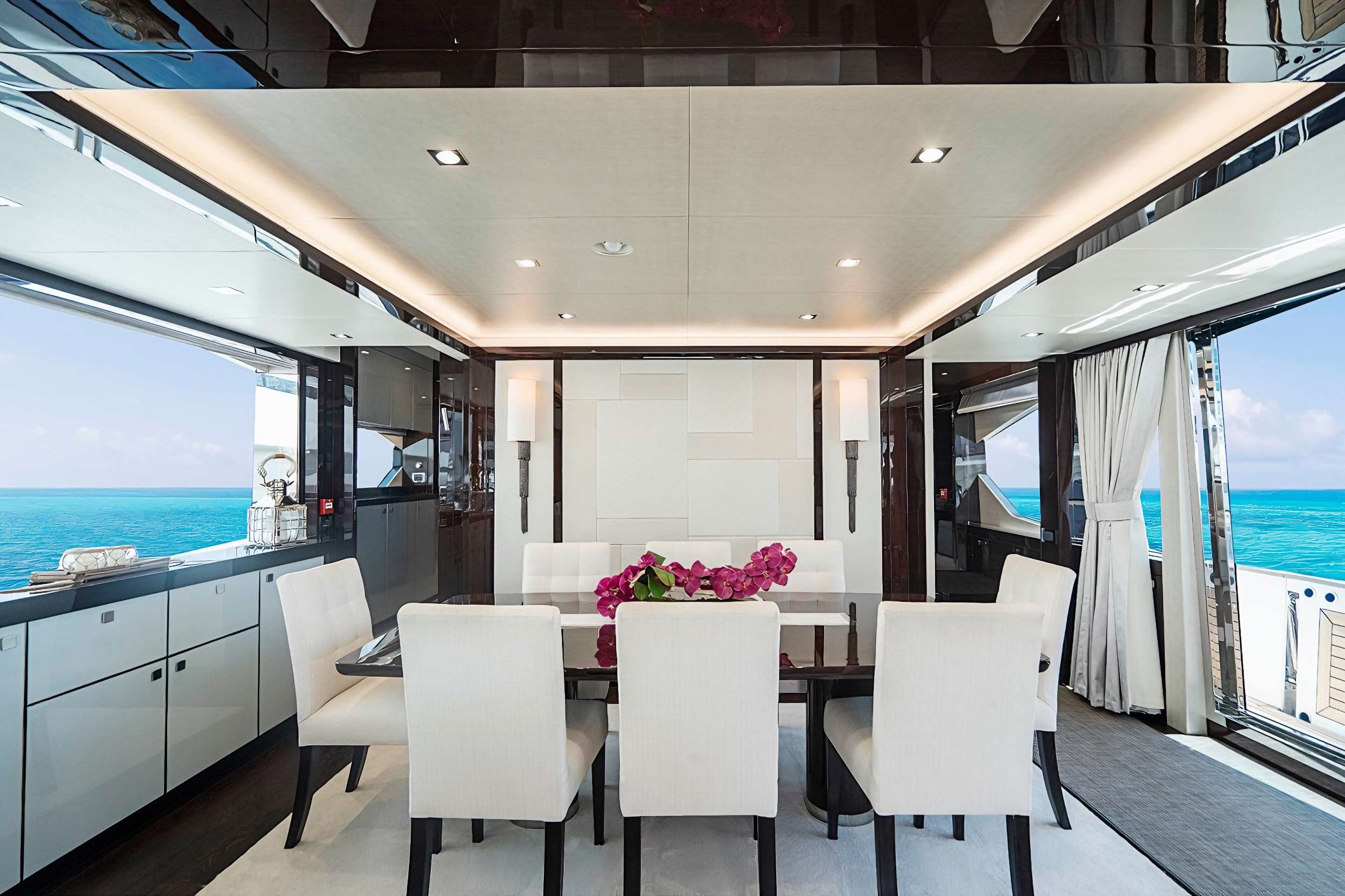 Luxury Crewed Motor Yacht QUANTUM photo 5