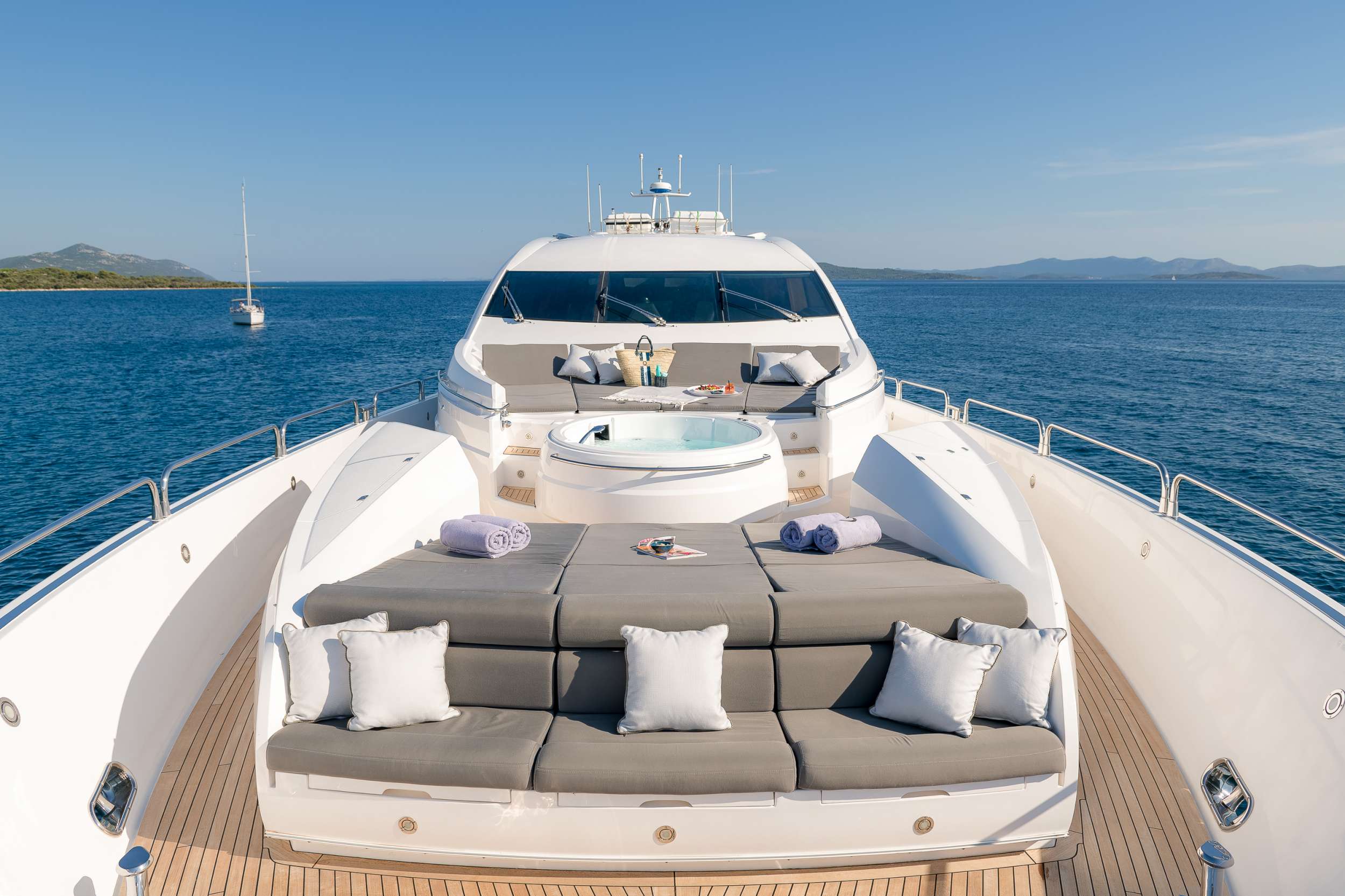 Crewed Motor Yacht QUANTUM photo 5