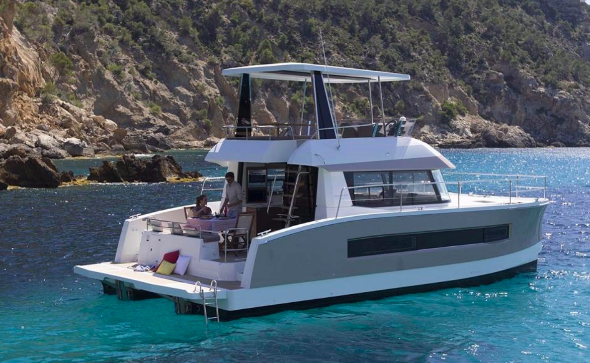Bareboat Power Catamaran Fountaine Pajot MY 37 Quatuor