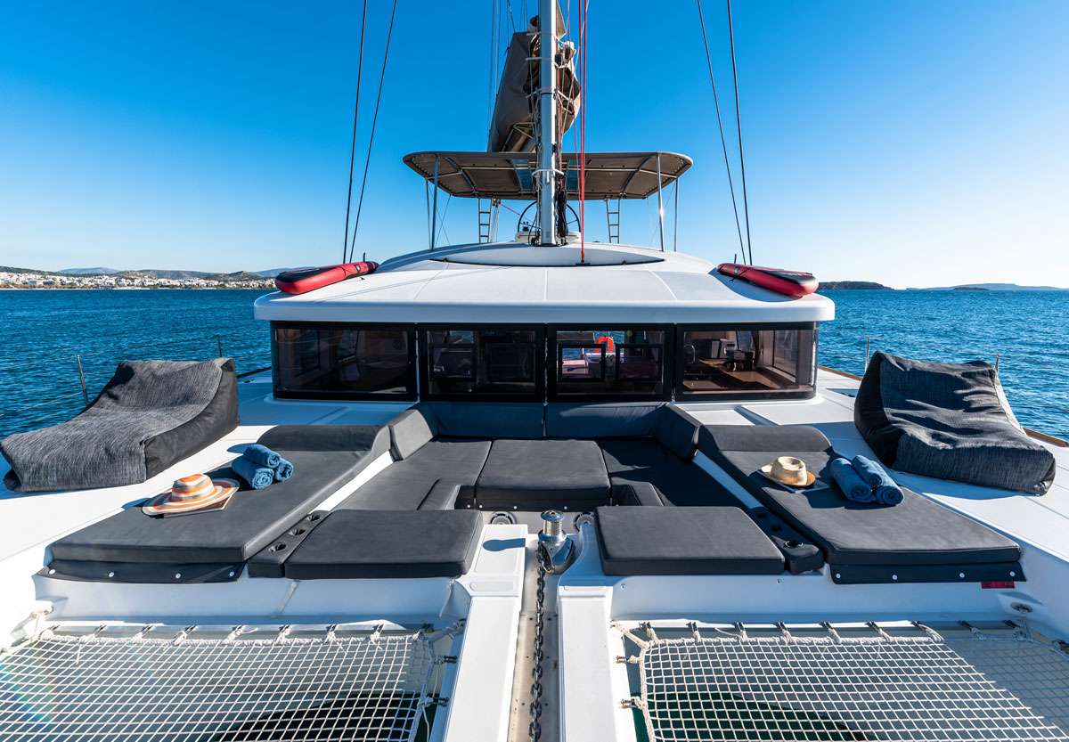 Crewed Catamaran QUEEN OF DIAMONDS photo 4