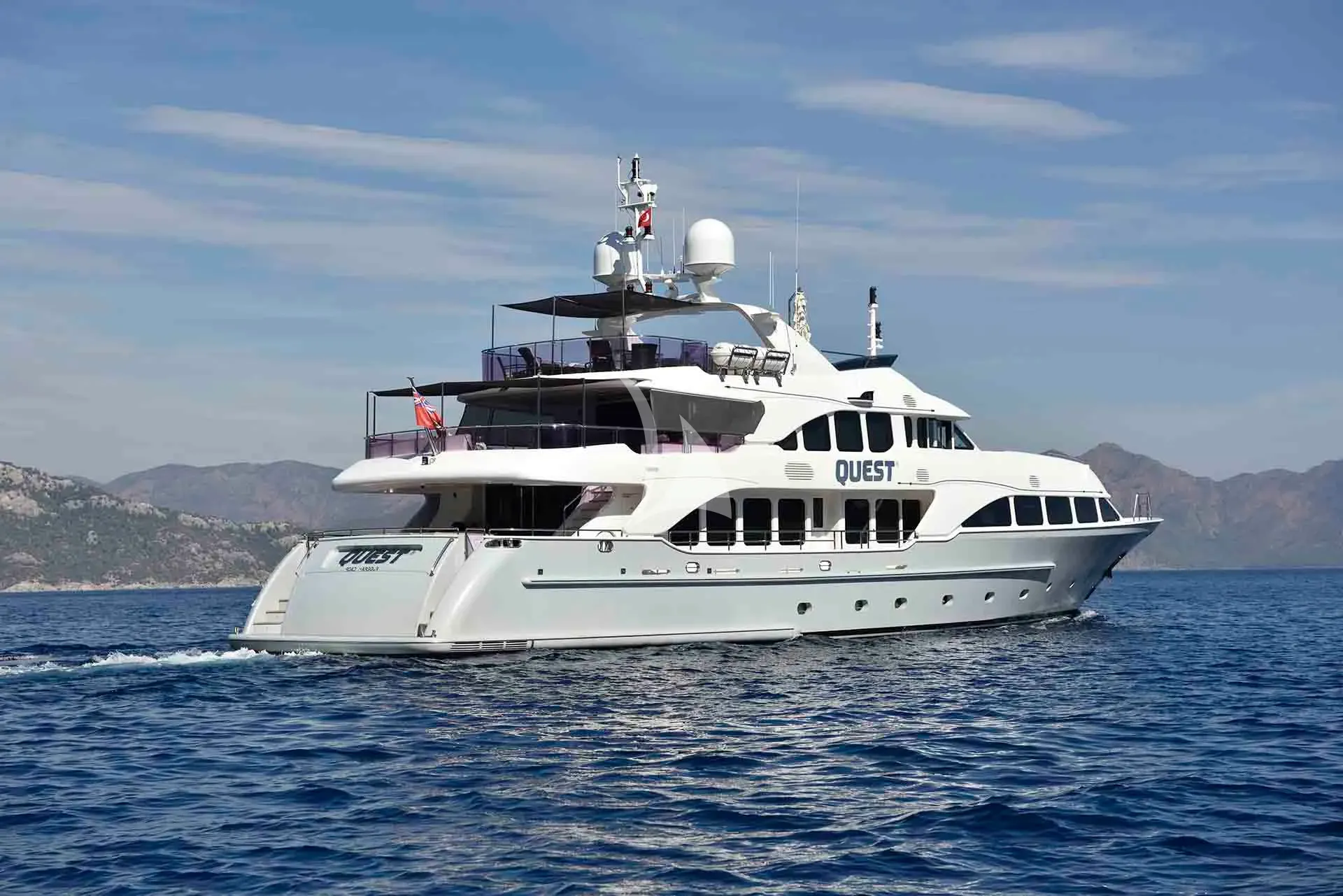 Luxury Crewed Motor Yacht QUEST R photo 3