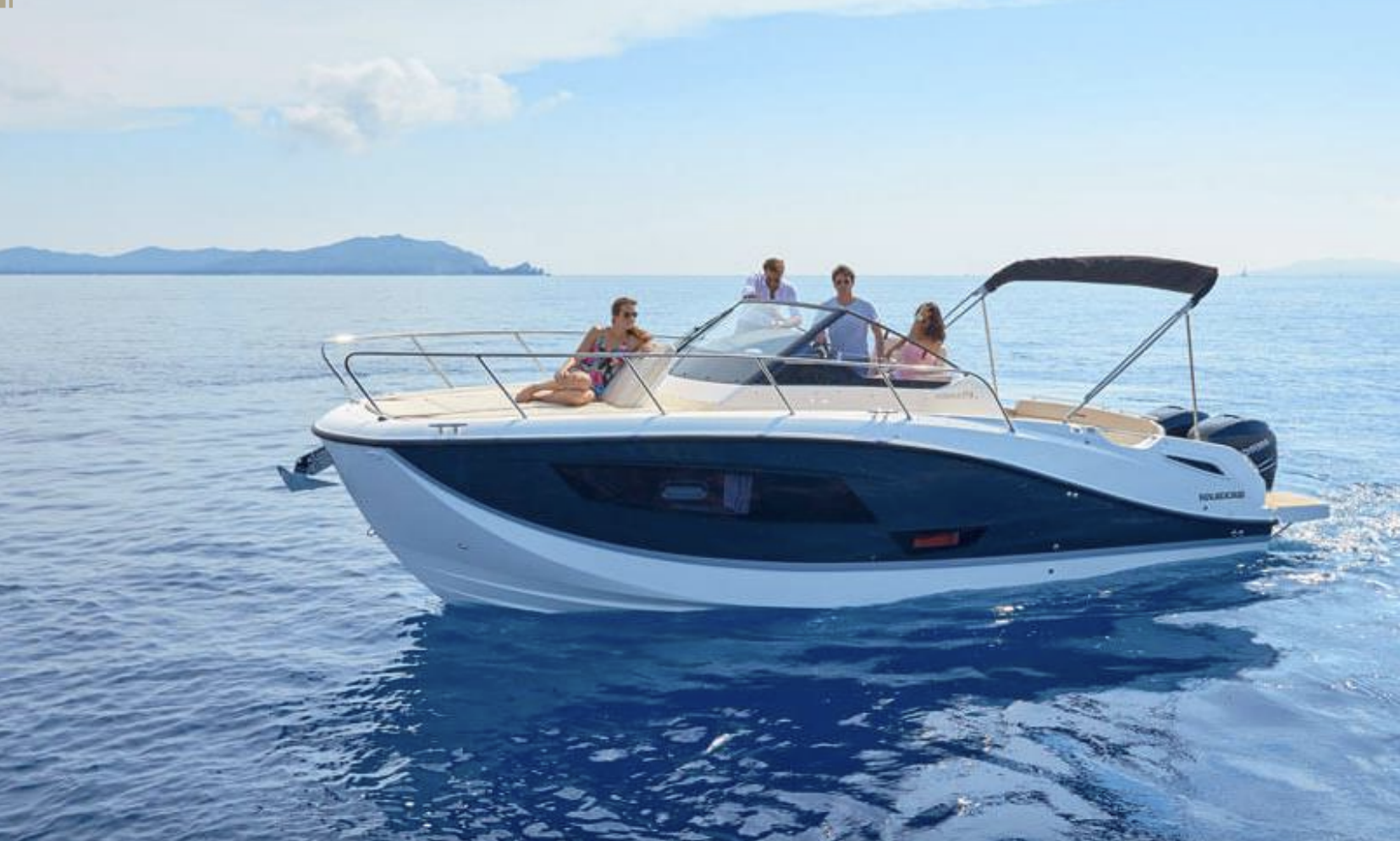 Crewed Motor Yacht Quicksilver 875