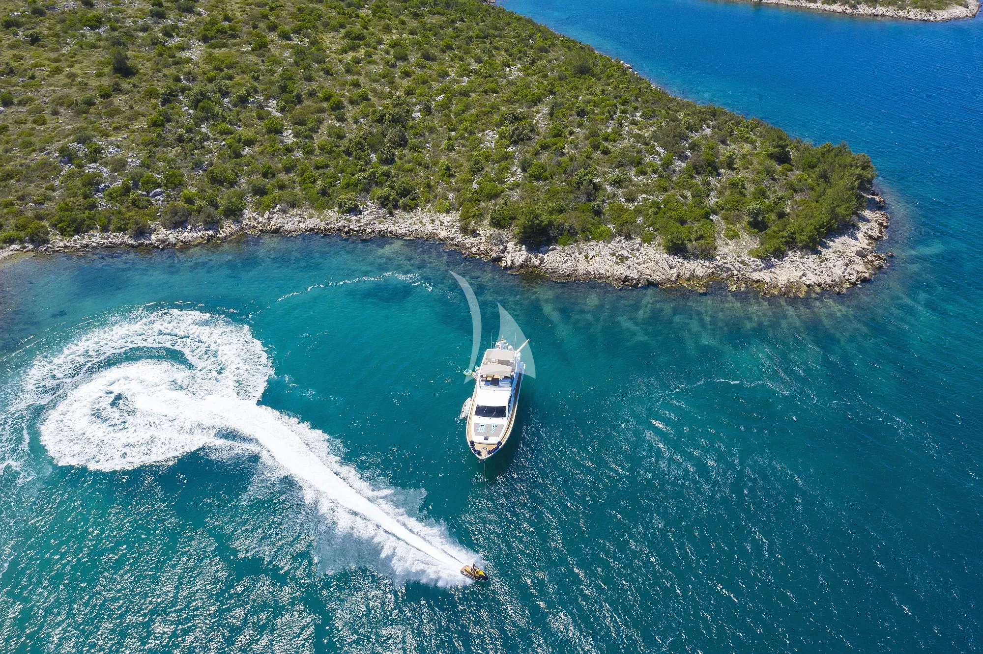 Luxury Crewed Motor Yacht QUO VADIS I photo 8