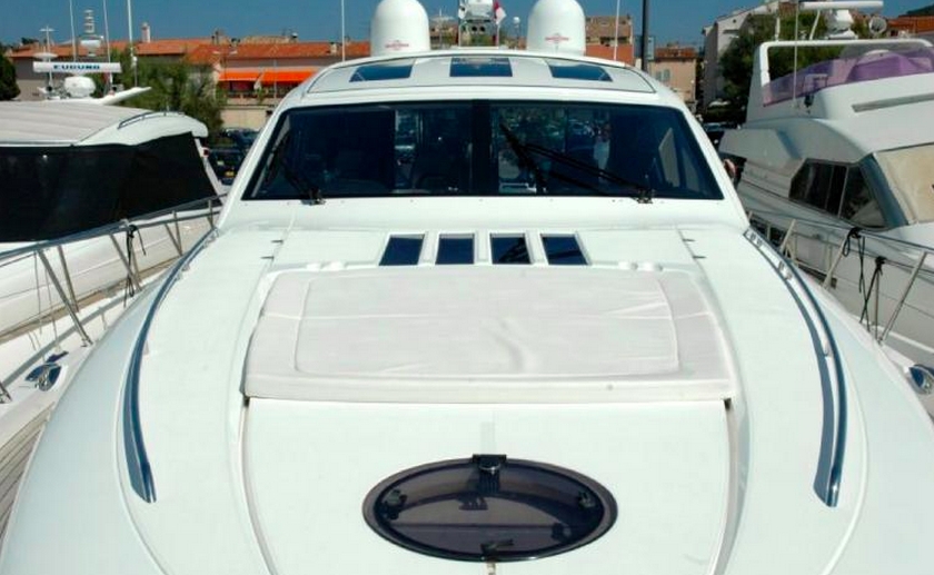 Crewed Motor Yacht R&B photo 5