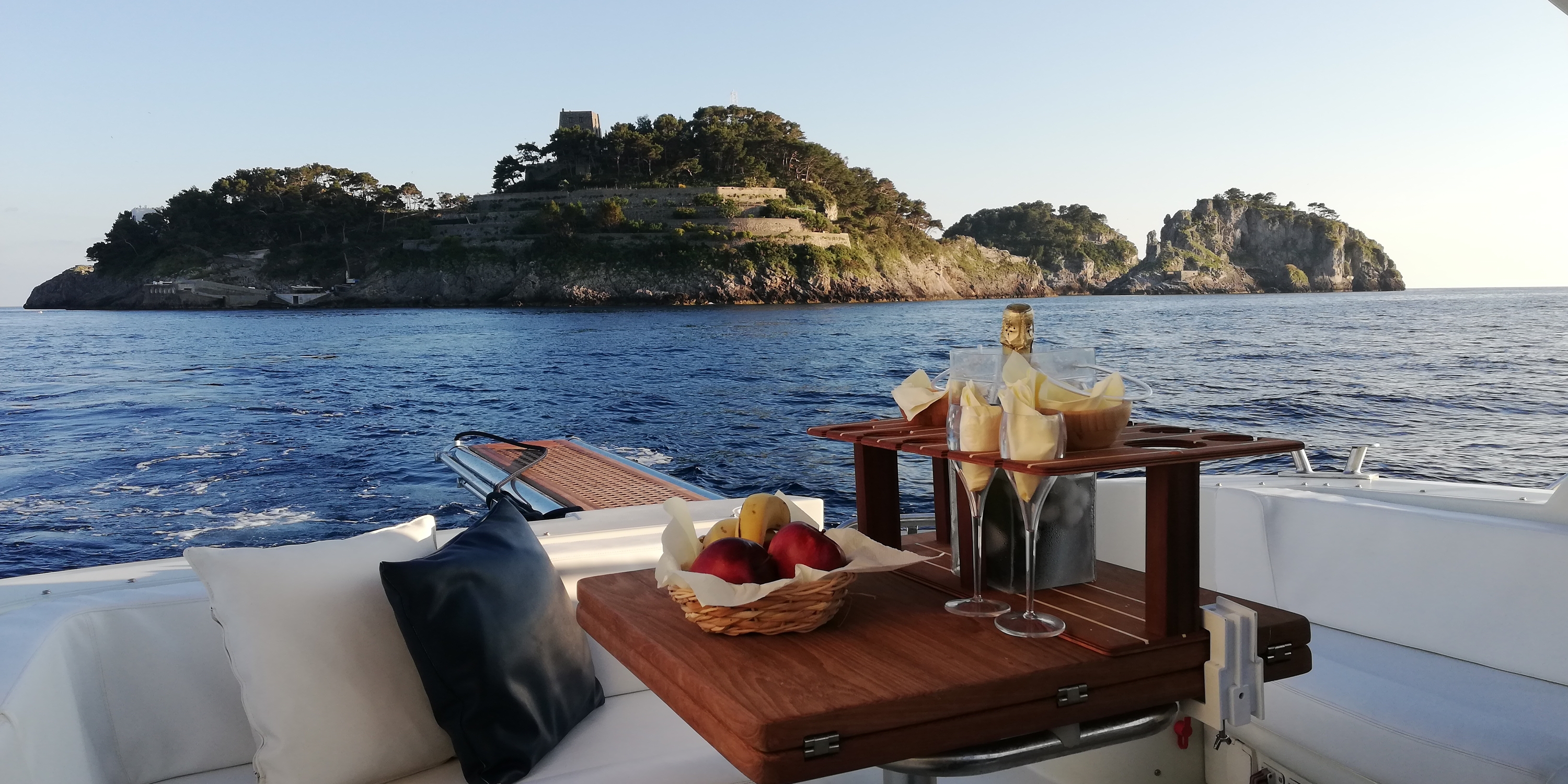 Crewed Motor Yacht Raffaelli Shamal 40 photo 5