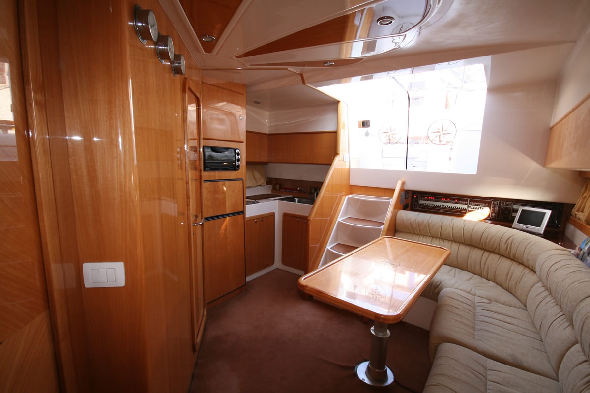 Crewed Motor Yacht Raffaelli Shamal 40 photo 6