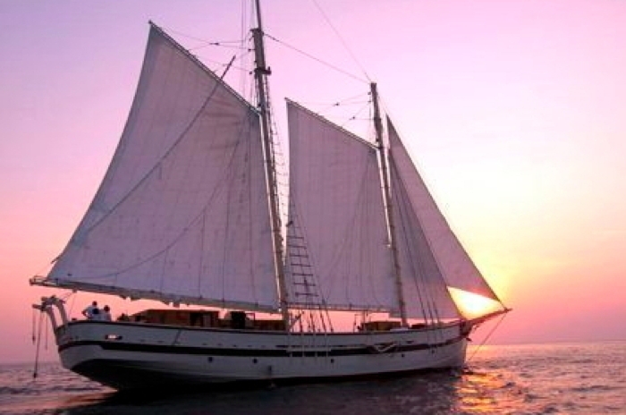 luxury Crewed Sailing Yacht RAJA photo 5