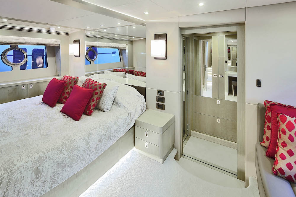 Luxury Crewed Motor Yacht RAOUL W photo 8