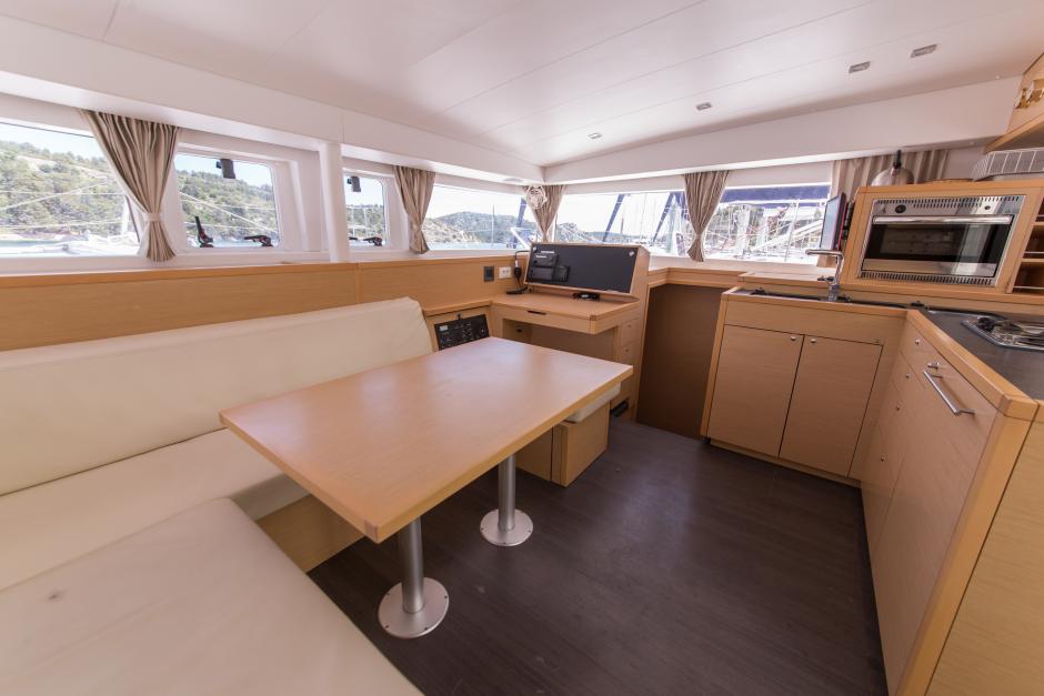 Bareboat Catamaran RAPALA photo 3