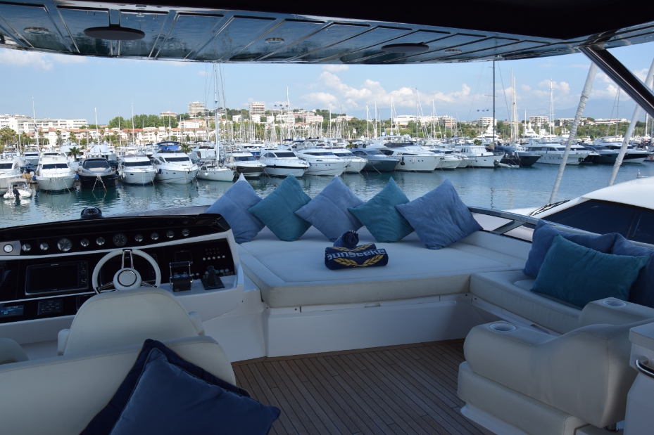 Luxury Crewed Motor Yacht RAY III photo 4