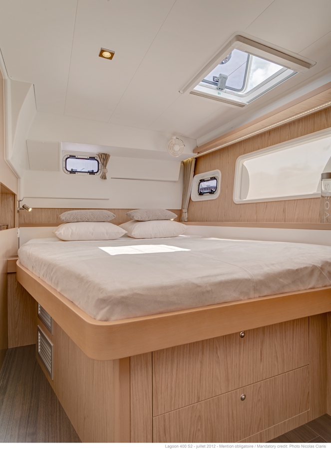 Bareboat Catamaran RAYVES photo 3