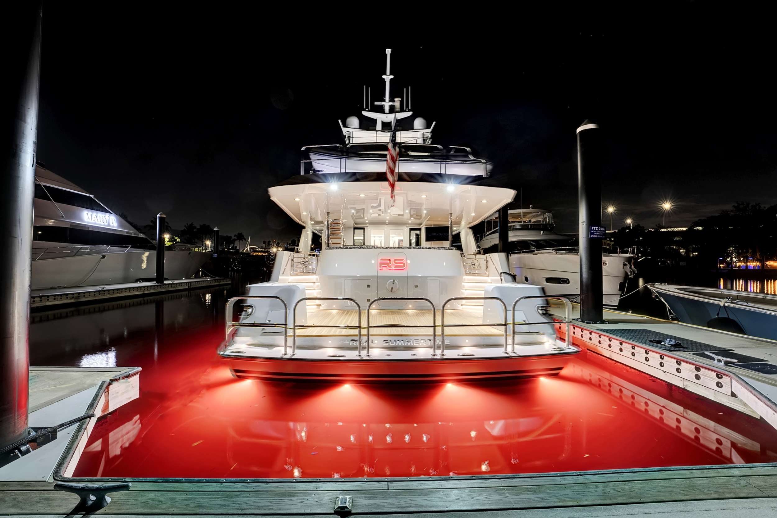 Crewed Motor Yacht REAL SUMMERTIME photo 3