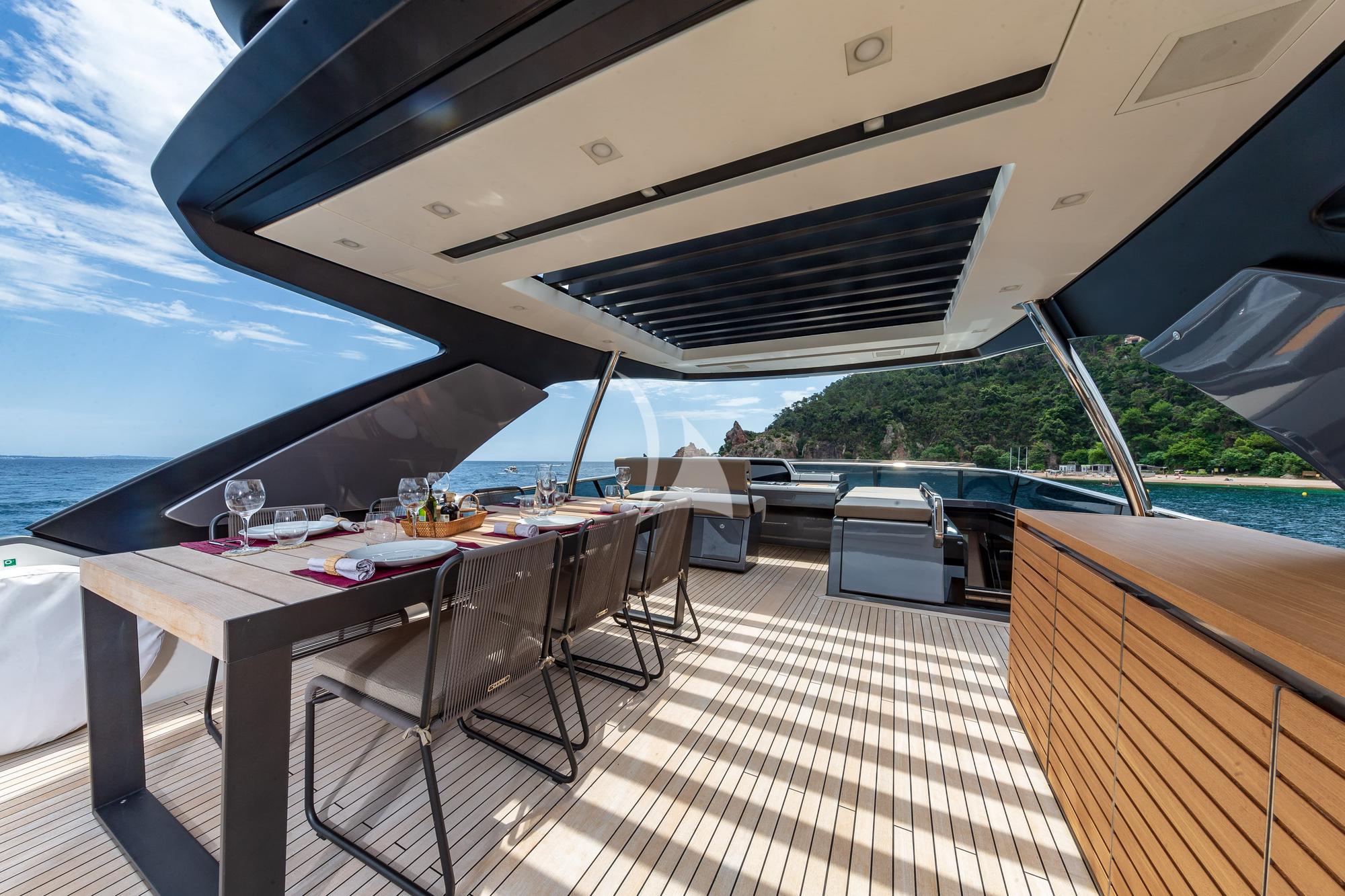 Luxury Crewed Motor Yacht REGINE OF CANNES photo 4