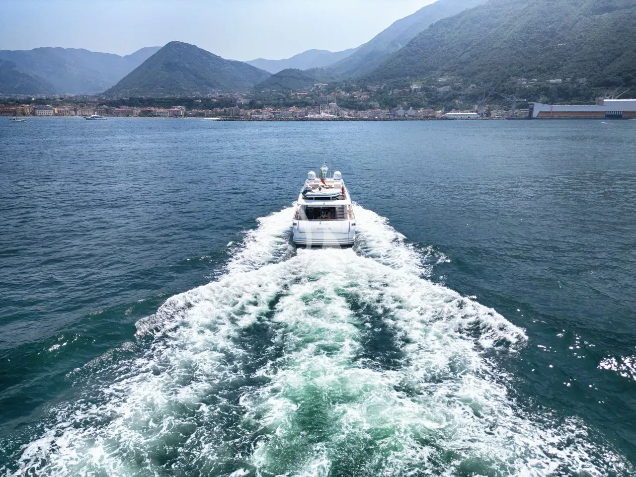 Crewed Motor Yacht RELAXBYWINSTON photo 3