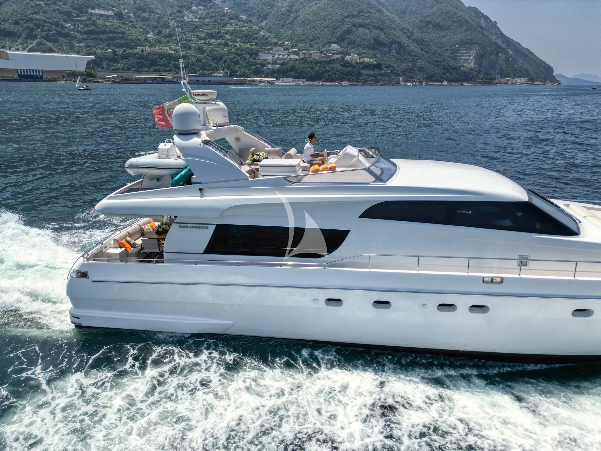 Crewed Motor Yacht RELAXBYWINSTON photo 5