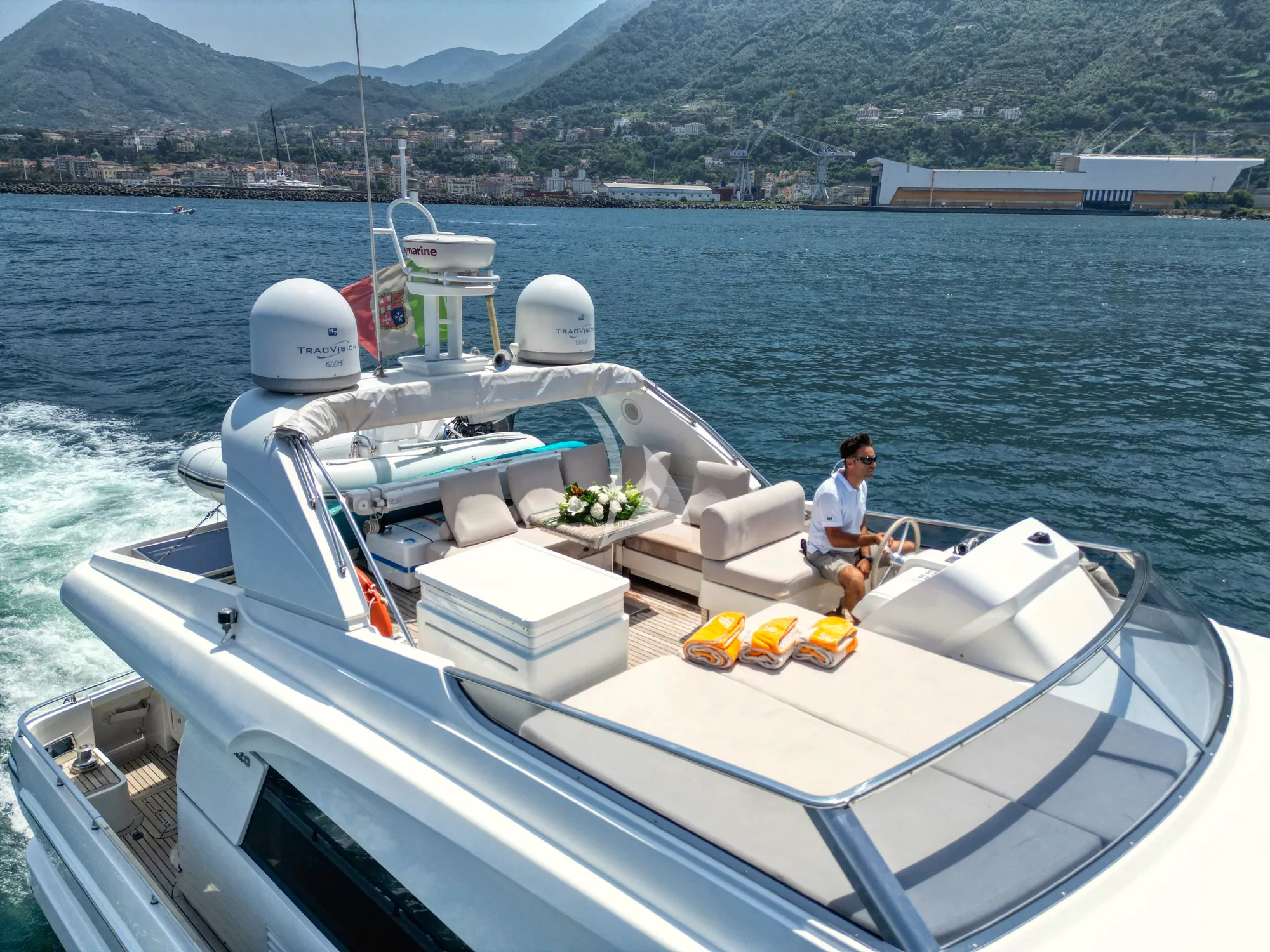 Crewed Motor Yacht RELAXBYWINSTON photo 6