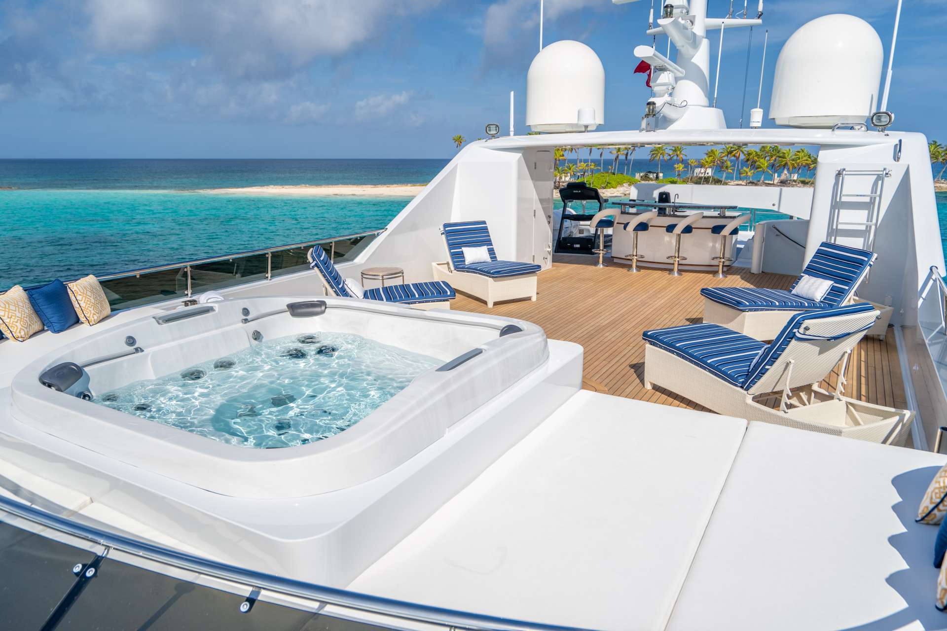 Luxury Crewed Motor Yacht RELENTLESS photo 3