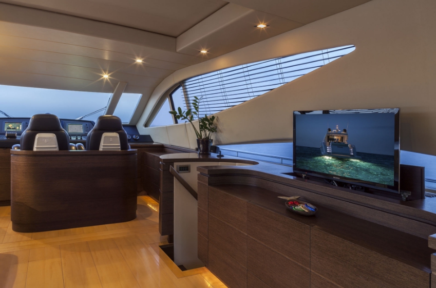 Luxury Crewed Motor Yacht RENA photo 3