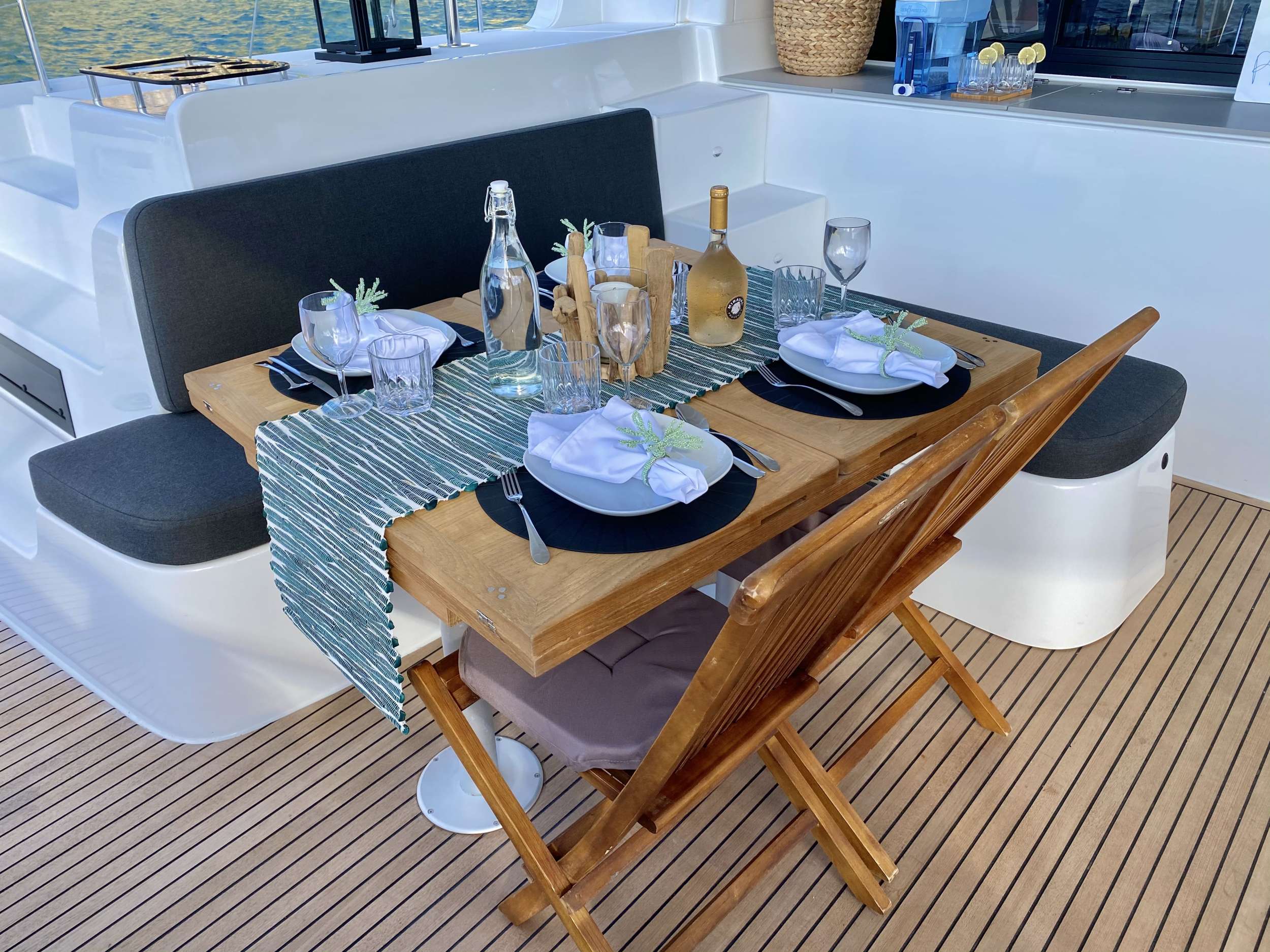 Crewed Catamaran RENDEZ-VOUS photo 8