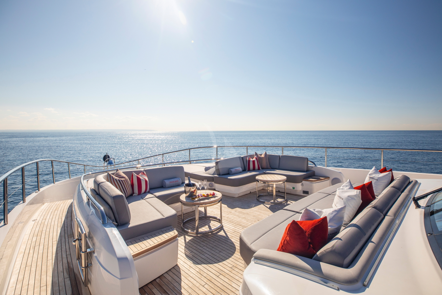 Luxury Crewed Motor Yacht RESTLESS photo 5