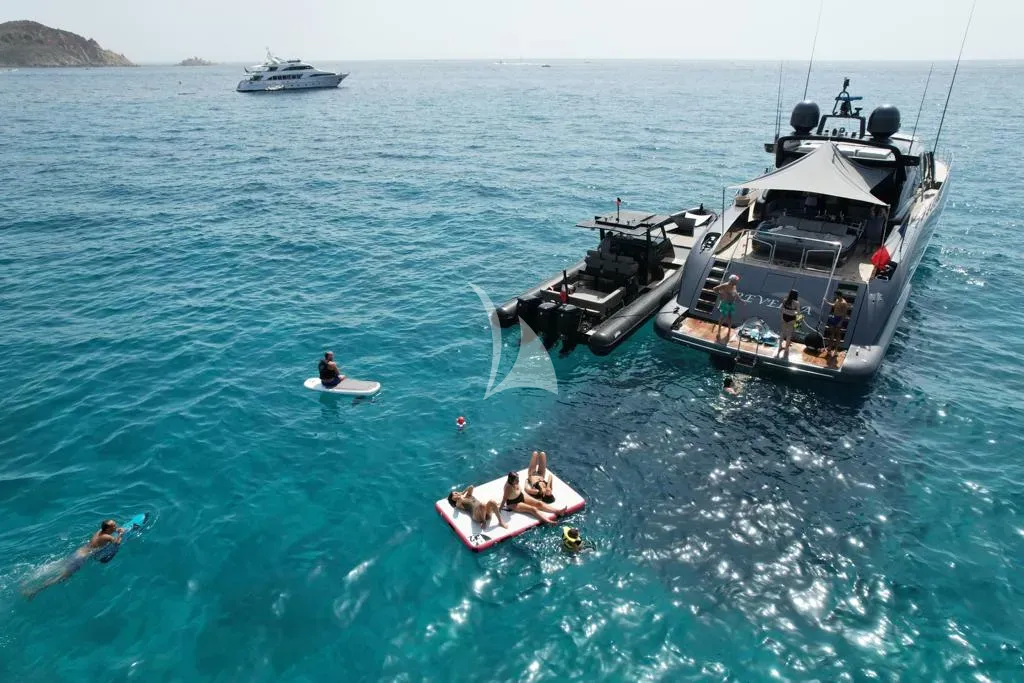 Luxury Crewed Motor Yacht REVELLA photo 7