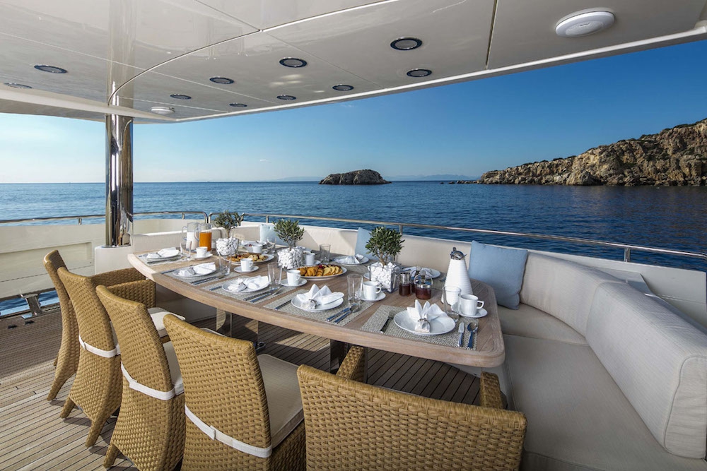 Luxury Crewed Motor Yacht RINI photo 5