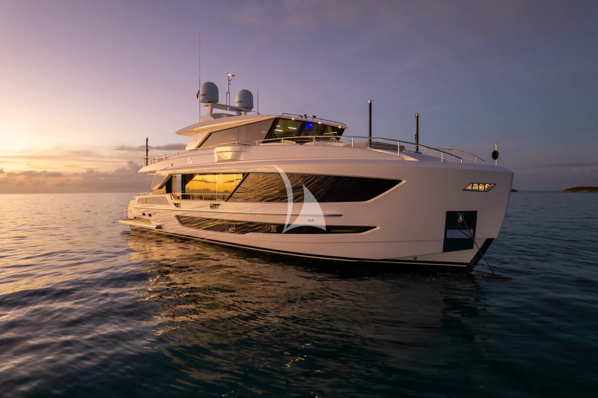 Luxury Crewed Motor Yacht RIO photo 4