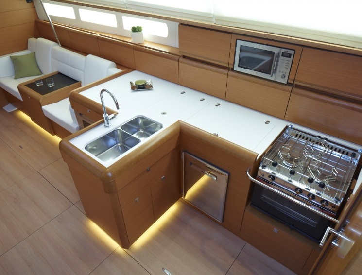 Bareboat Sailing Yacht RIOJA photo 4