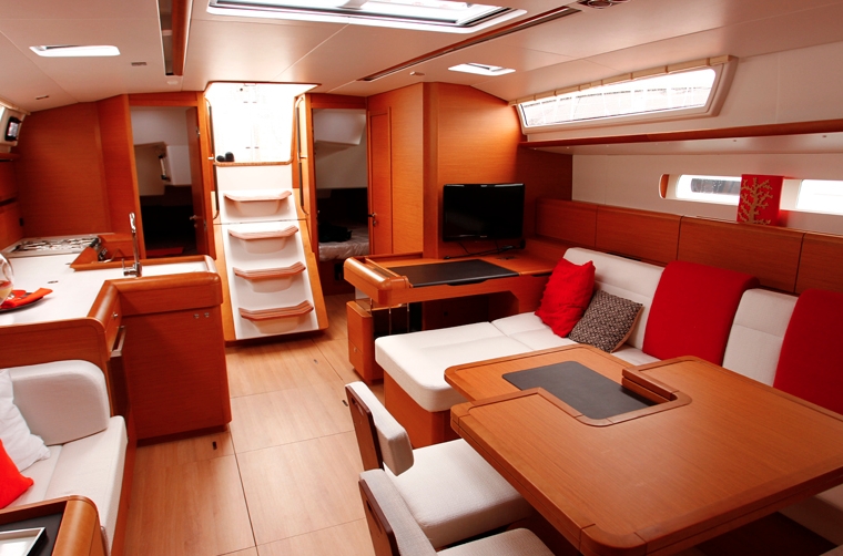 Bareboat Sailing Yacht RIOJA photo 6