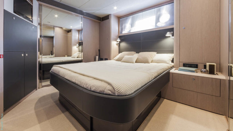 Crewed Motor Yacht WESTFIELD photo 6