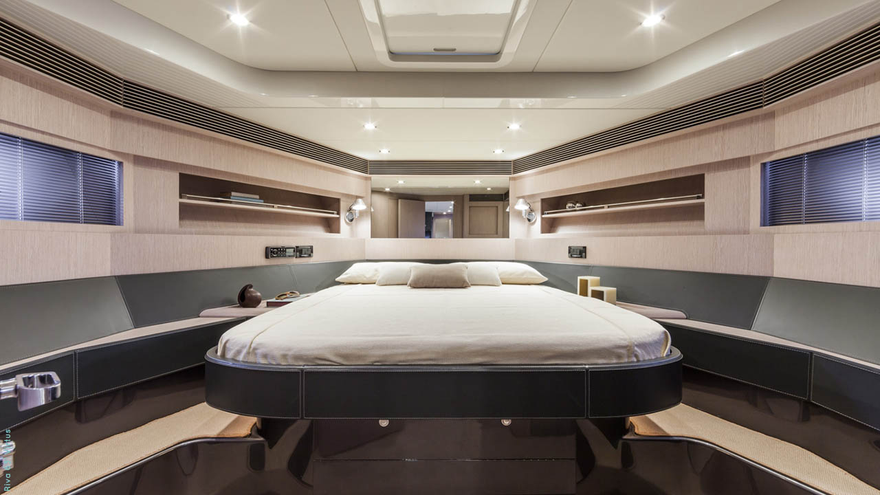 Crewed Motor Yacht WESTFIELD photo 8