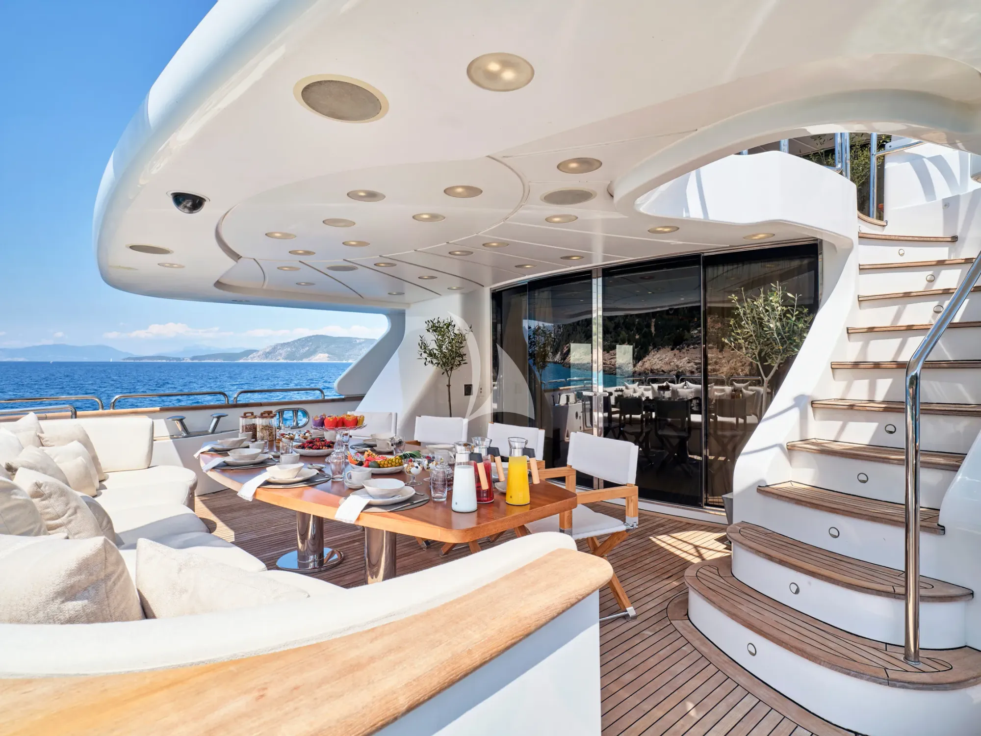 Luxury Crewed Motor Yacht RIVA I photo 7
