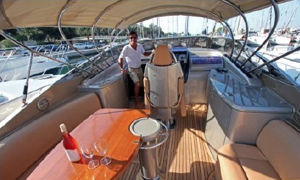 Crewed Motor Yacht Riva Rivarama 44 photo 4
