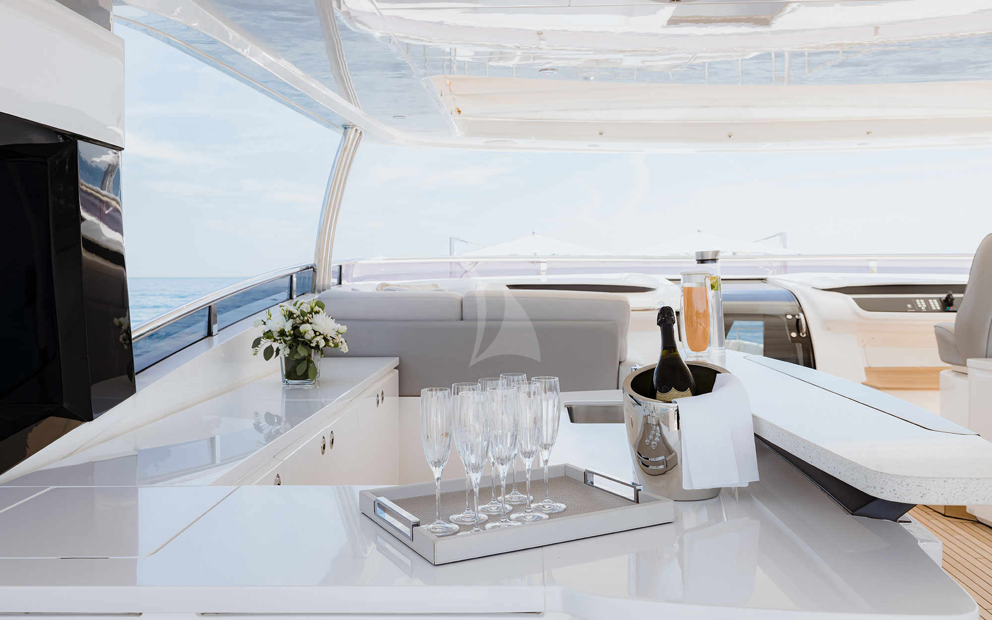 Luxury Crewed Motor Yacht RIVIERA LIVING photo 8
