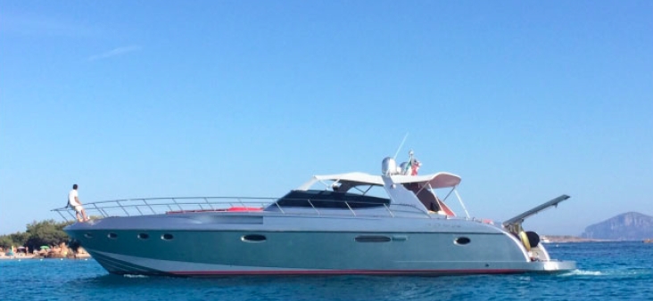 Crewed Motor Yacht Rizzardi 63 photo 3