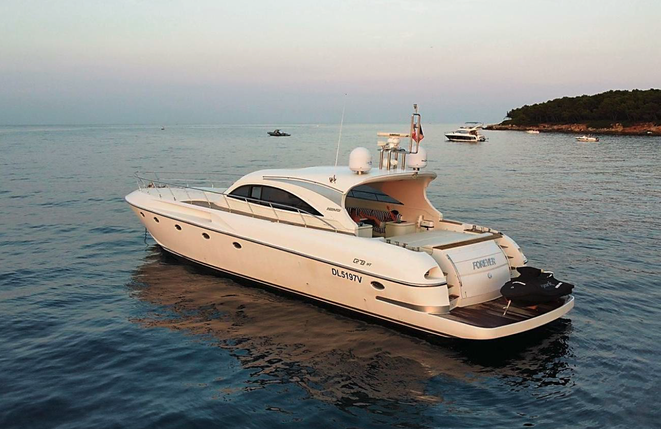 Crewed Motor Yacht Rizzardi 73 photo 3
