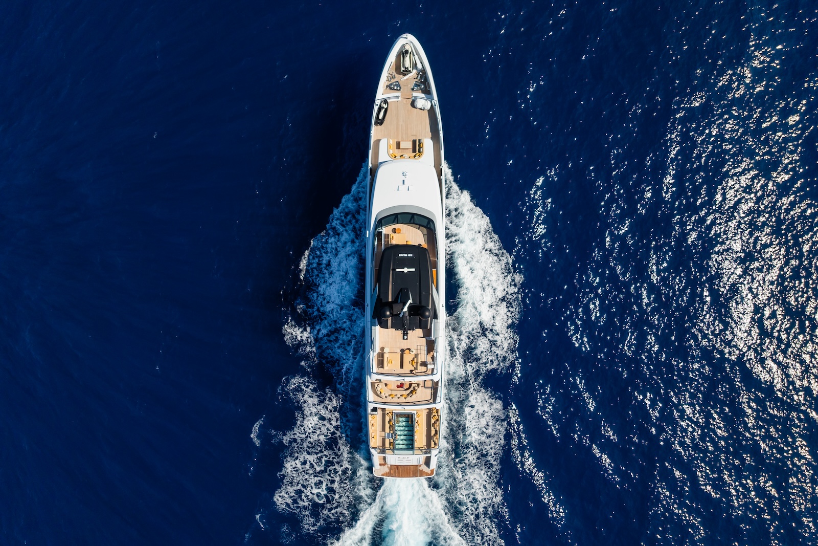 Luxury Crewed Motor Yacht RMF photo 7