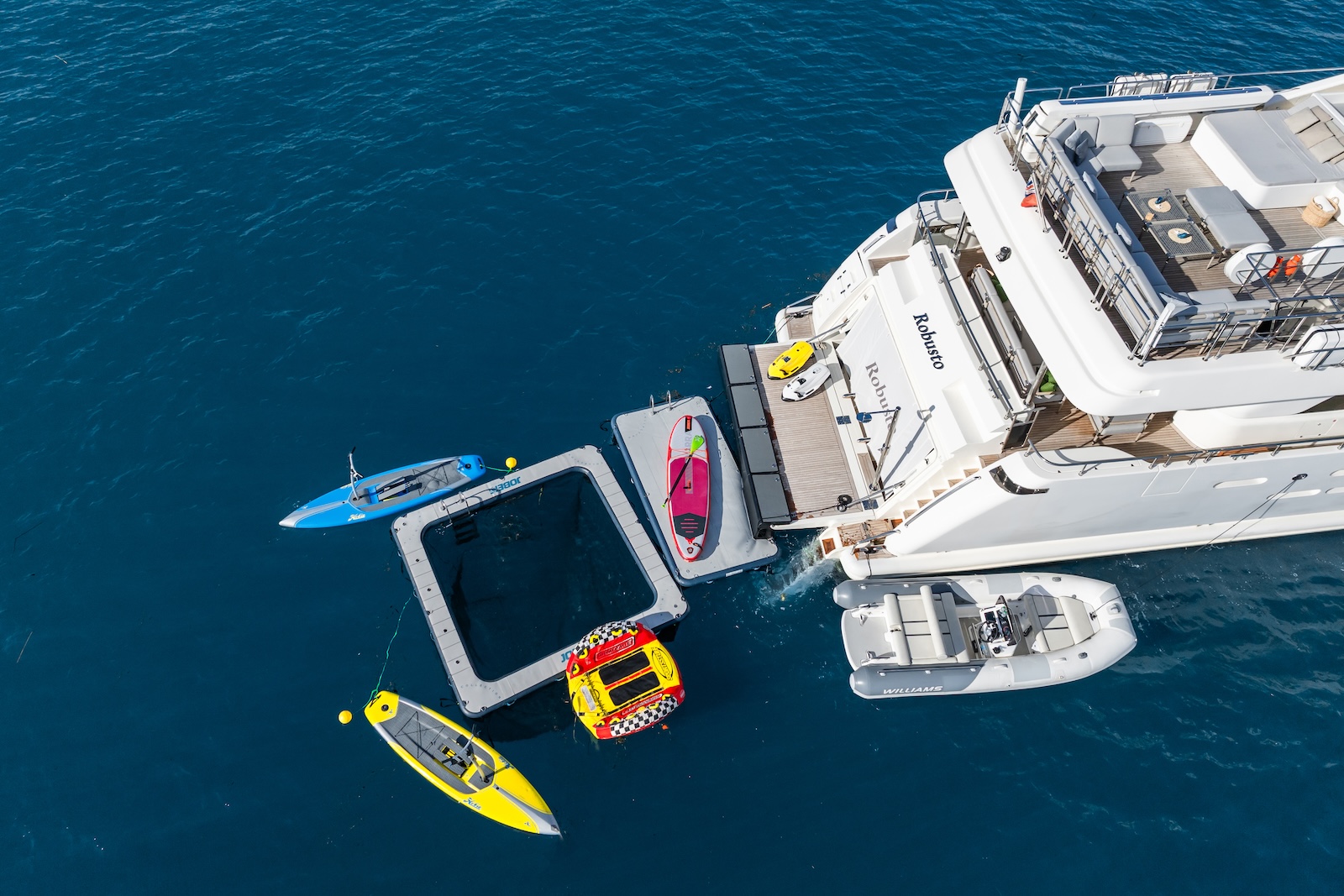 Luxury Crewed Motor Yacht ROBUSTO photo 7