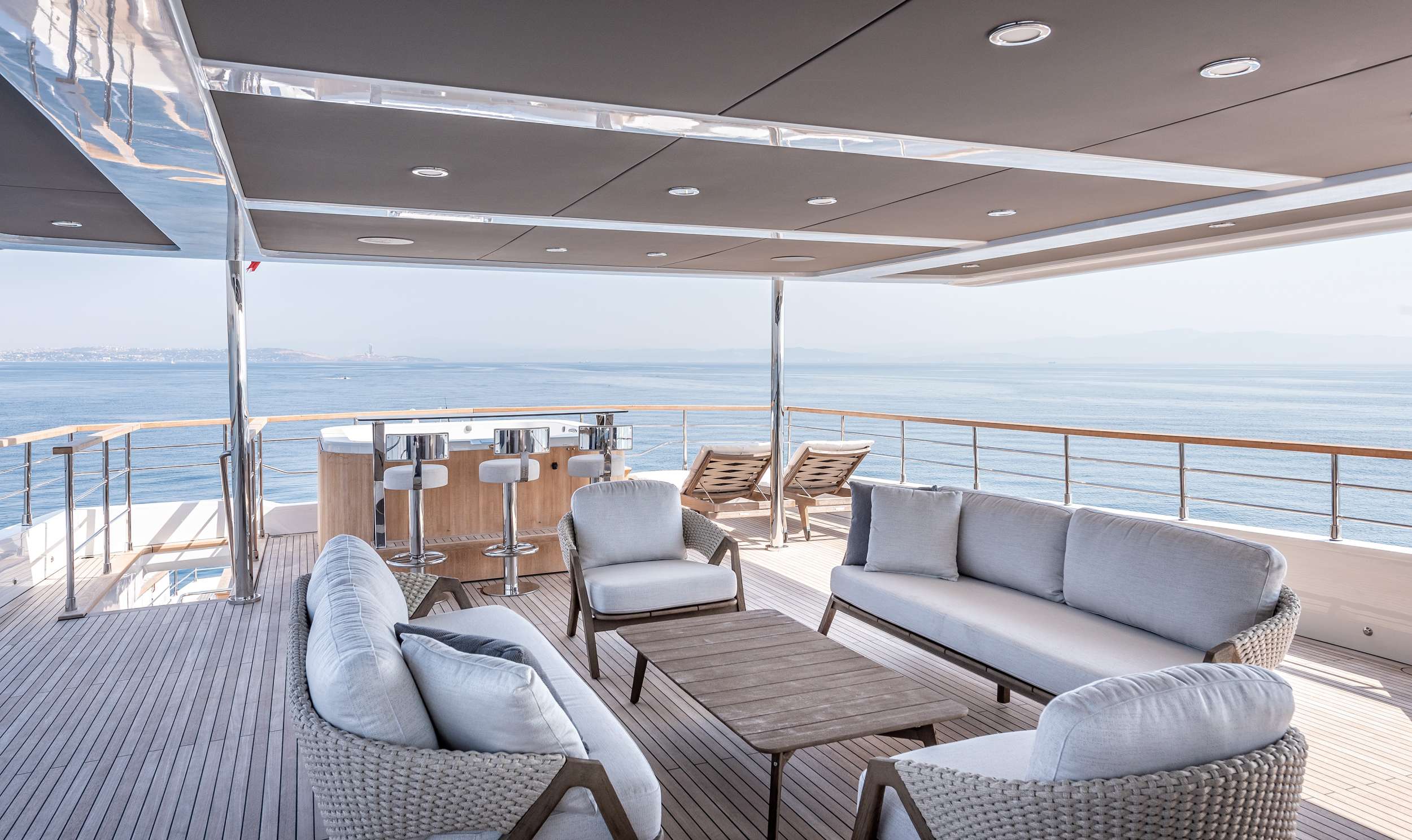 Luxury Crewed Motor Yacht EAU LA LA photo 6