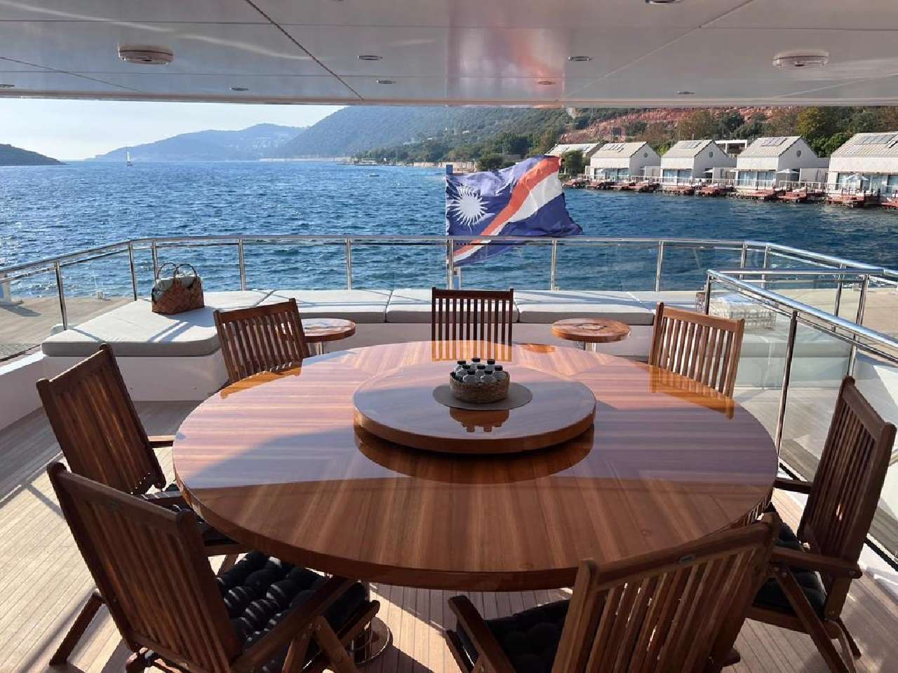 Crewed Motor Yacht ROMEO FOXTROT photo 5