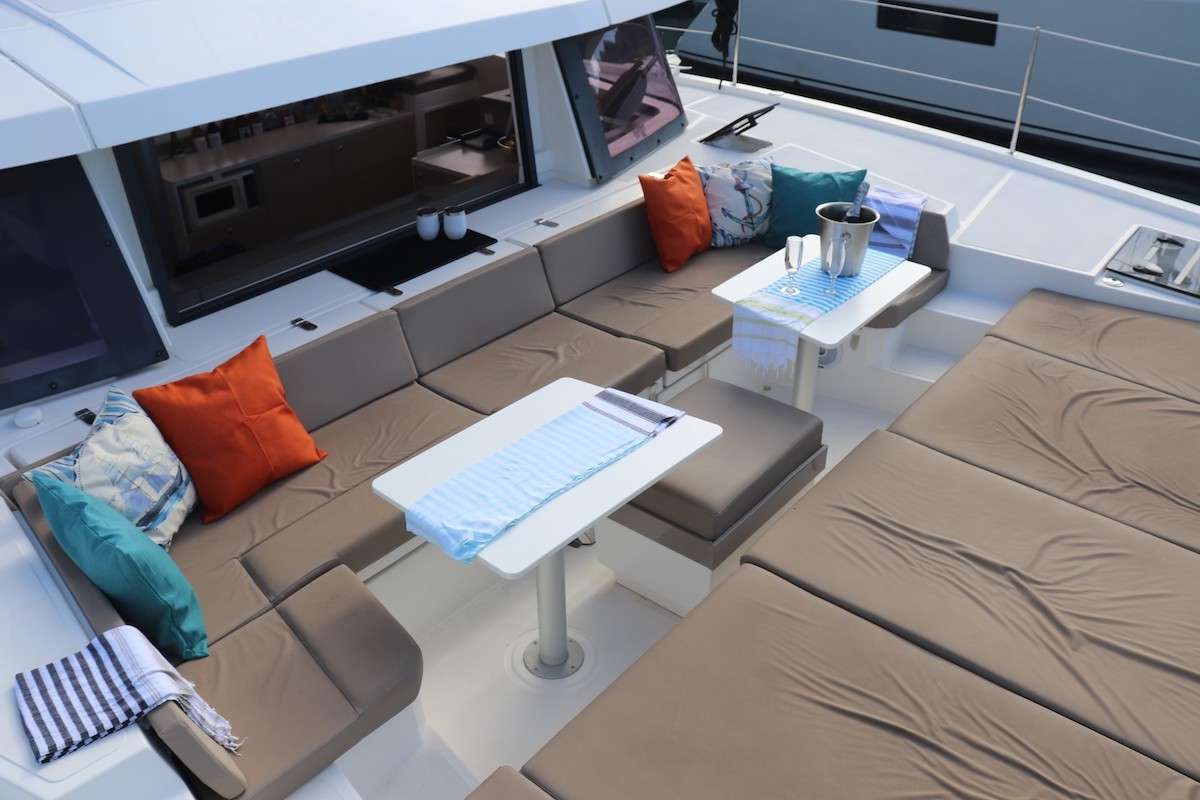 Crewed Catamaran ROMPECABEZA photo 4