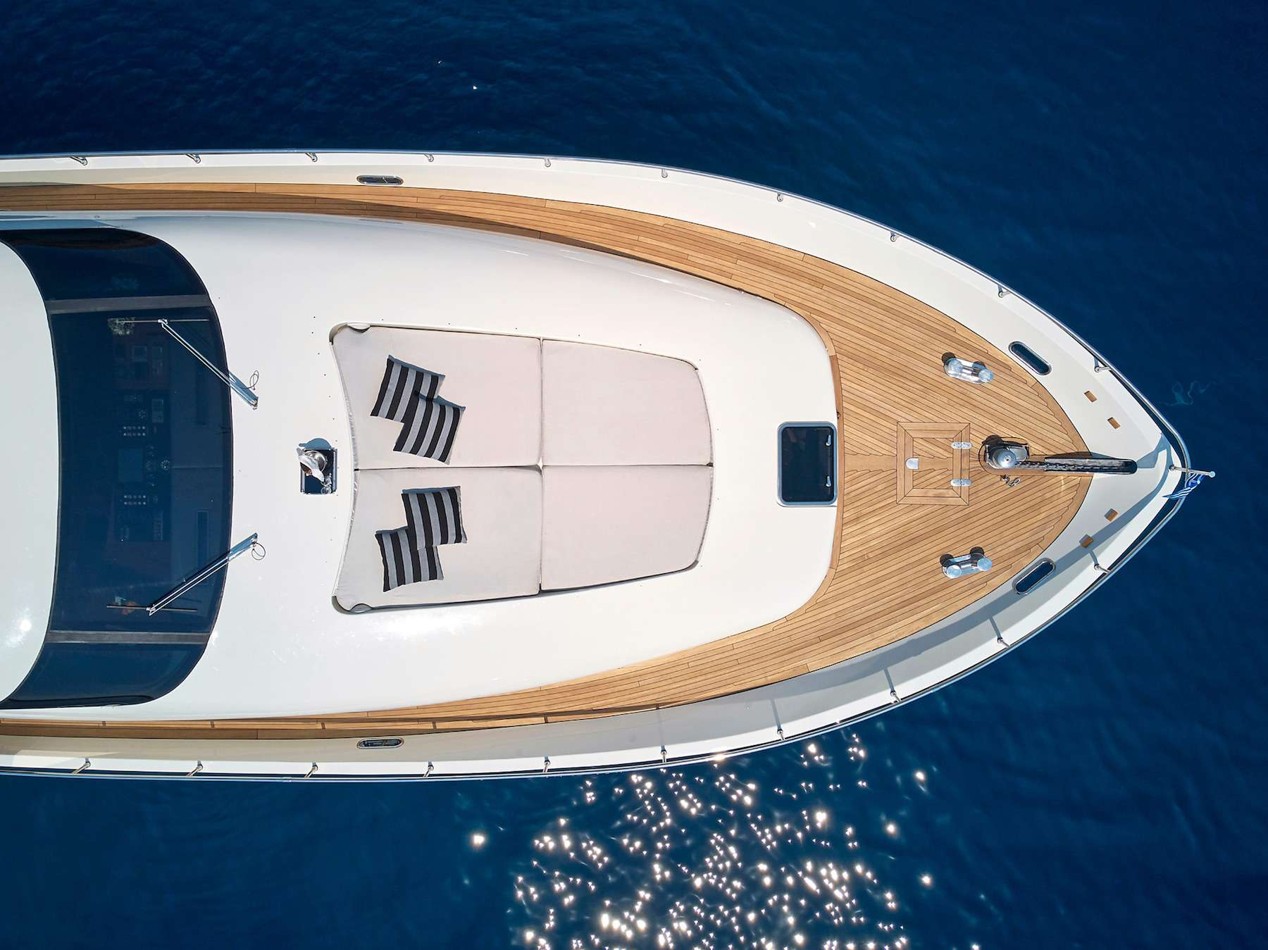 Luxury Crewed Motor Yacht RUBY photo 3