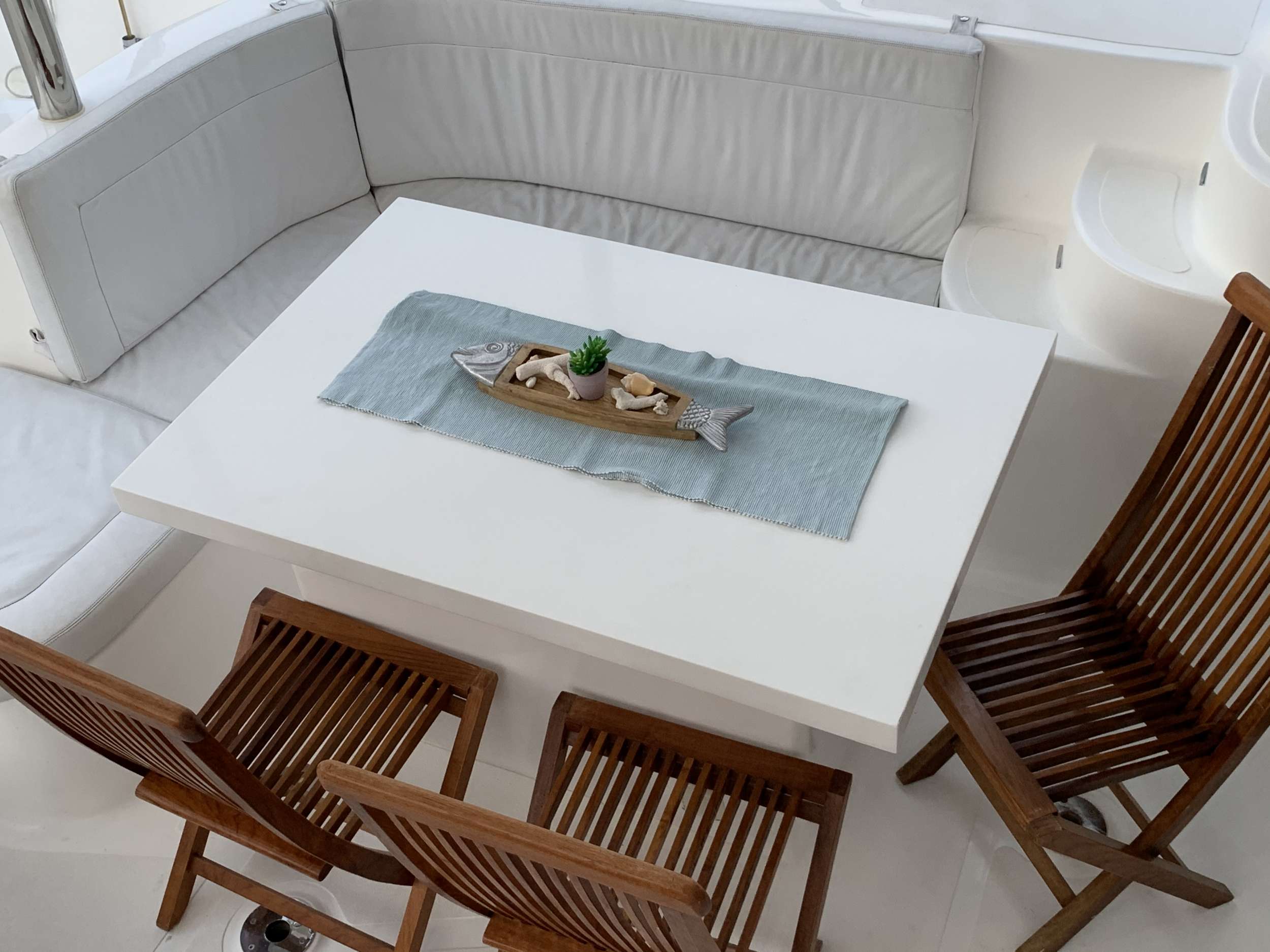 Crewed Catamaran RUMAWAY photo 6