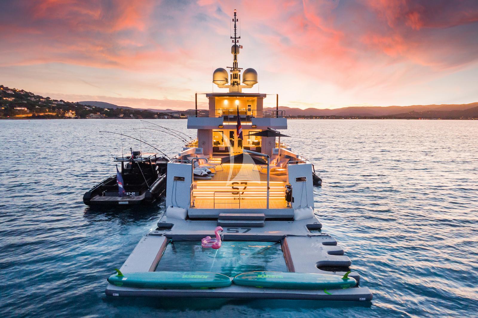 Luxury Crewed Motor Yacht S7 photo 7