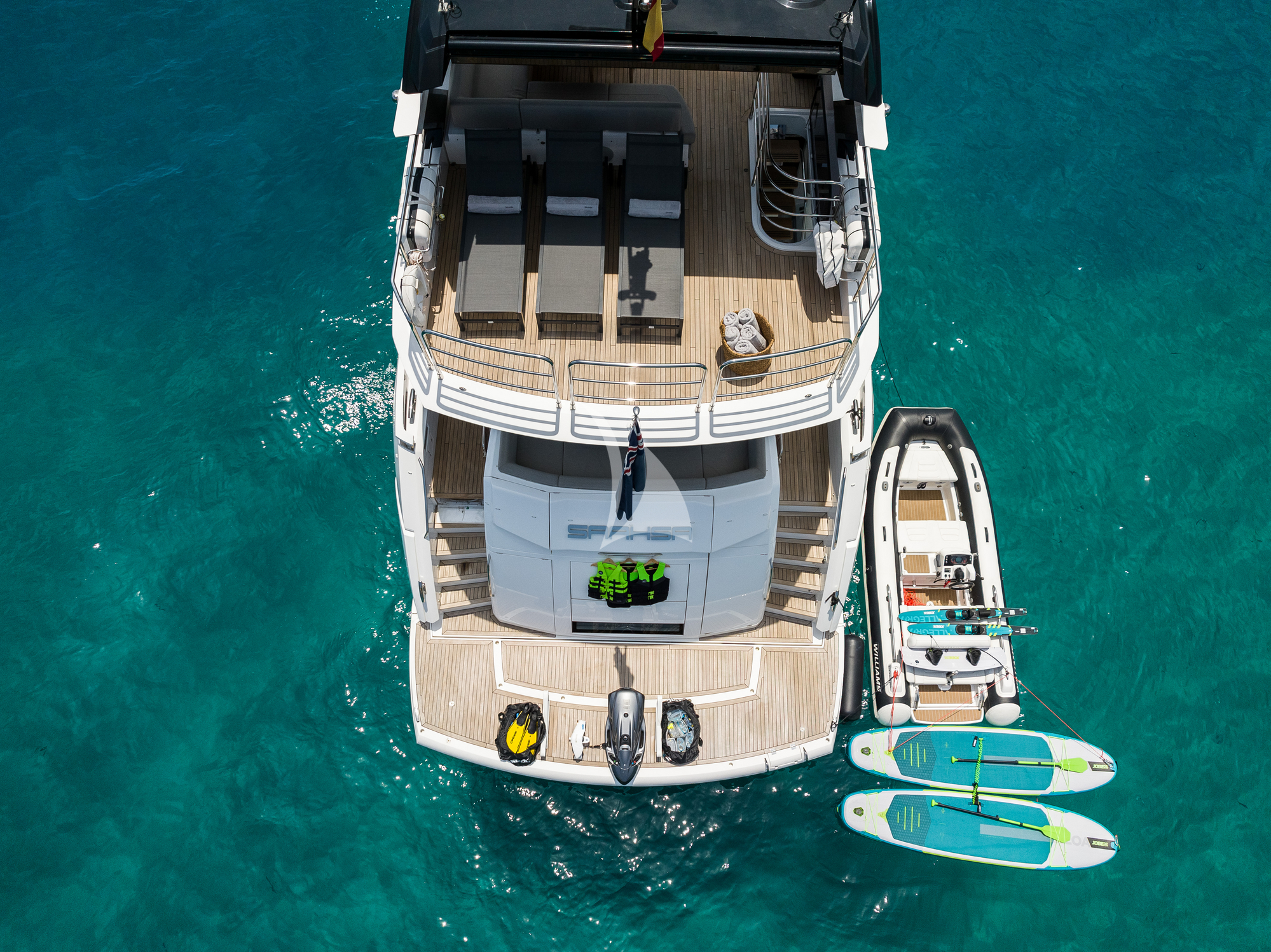 Crewed Motor Yacht SAAHSA photo 7