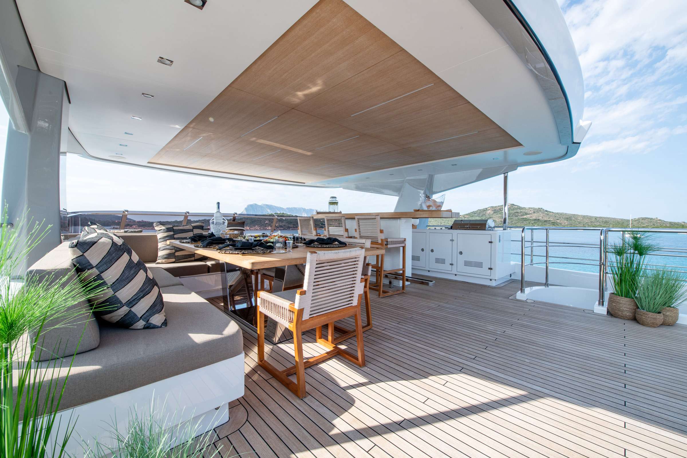 Luxury Crewed Motor Yacht SABAI photo 5