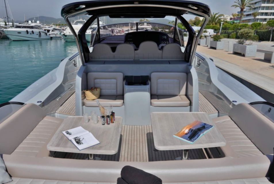 Crewed Motor Yacht Sacs Strider 18 photo 3
