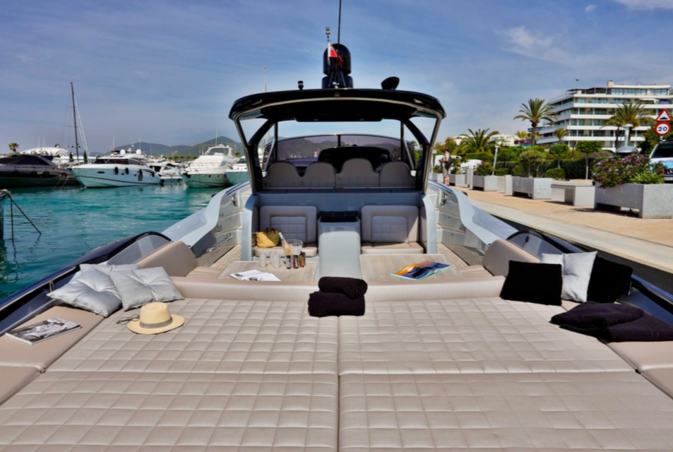 Crewed Motor Yacht Sacs Strider 18 photo 4