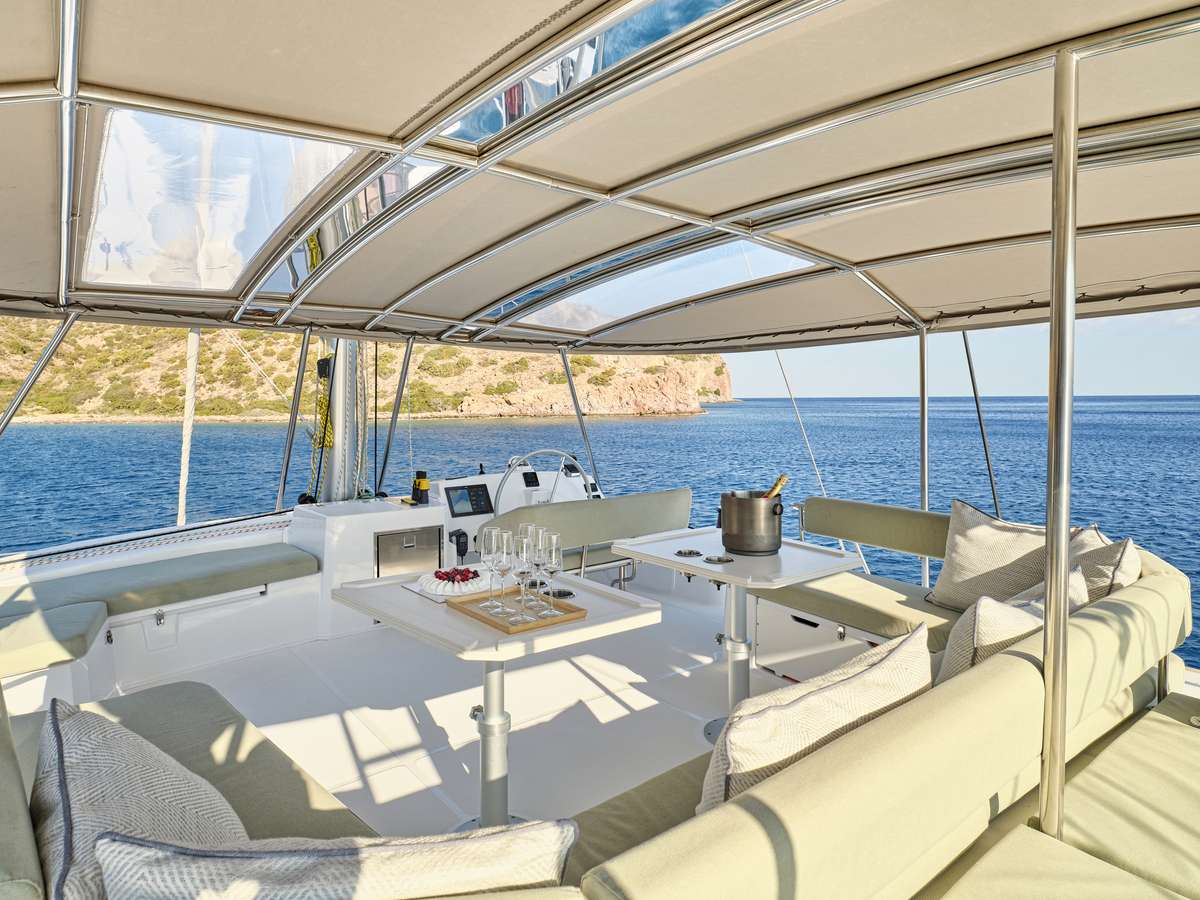 Luxury Crewed Catamaran SAHANA photo 4